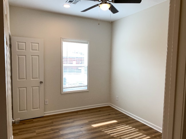 229 W 3rd St