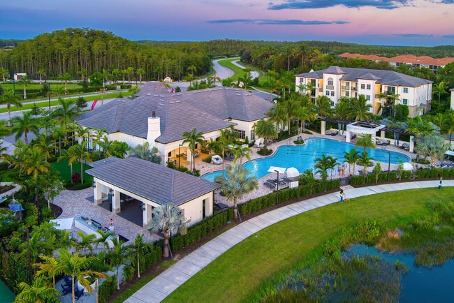 Building Photo - Town Treeline Rental