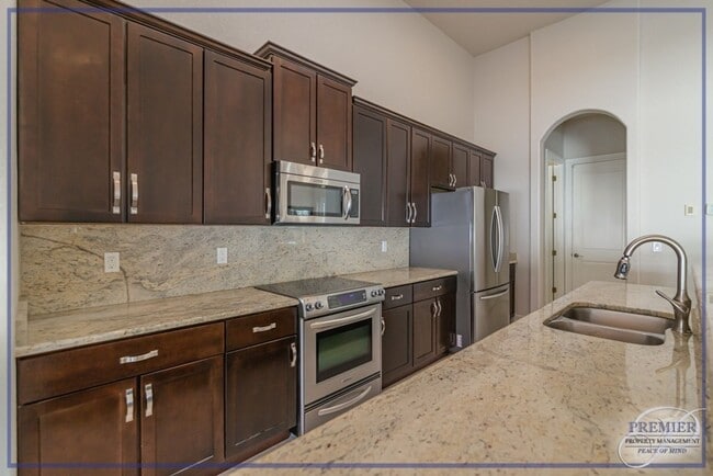 Photo - ***ANNUAL LEASE ONLY***PALM RIVER ESTATES*...