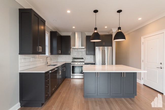 2319 N Southport Ave Unit 3n