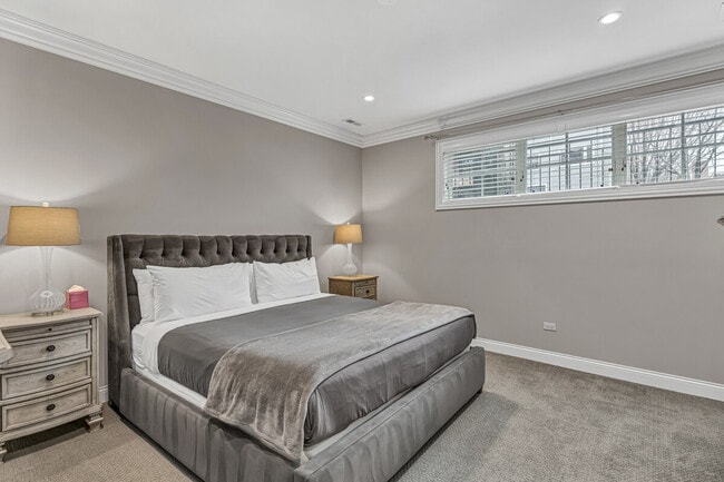 Photo - 3808 N Kenmore Ave Unit ID1255616P
