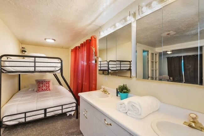Photo - 1794 Teal Dr