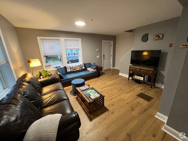Building Photo - 19 Belknap St Rental