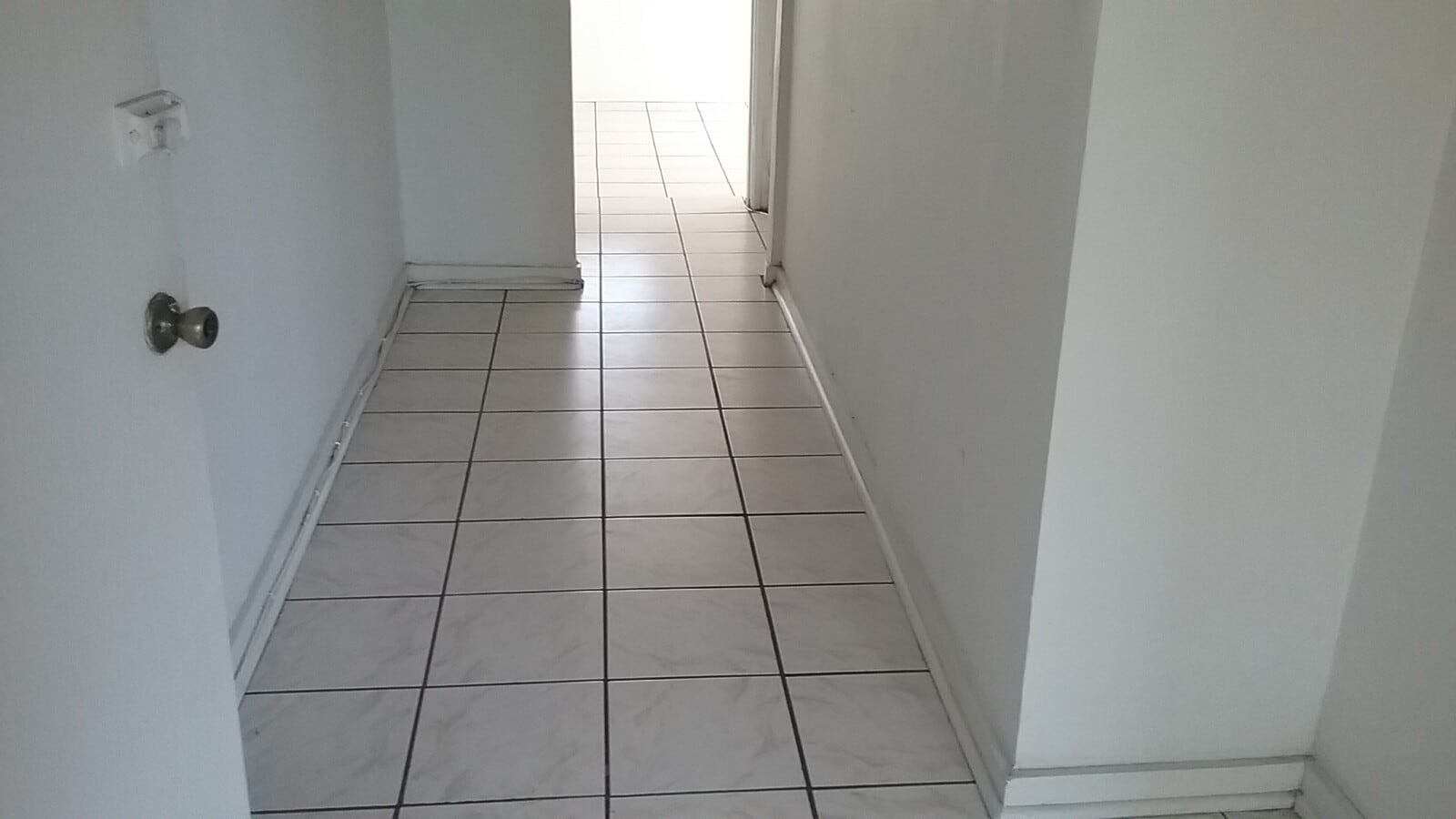 Apartment Hallway - 2648 Orchard Ave Unit 2648