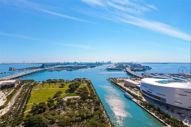 Building Photo - 900 Biscayne Blvd Unit 3309 Rental