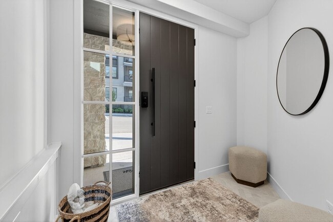 Photo - 2100 W 86th St