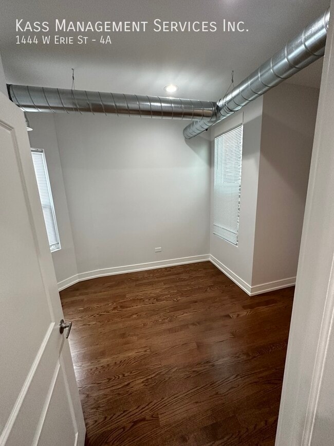 Photo - 1444 W Erie St Unit 4A