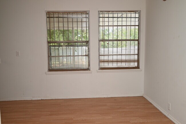 Photo - 1512 Parkdale Dr