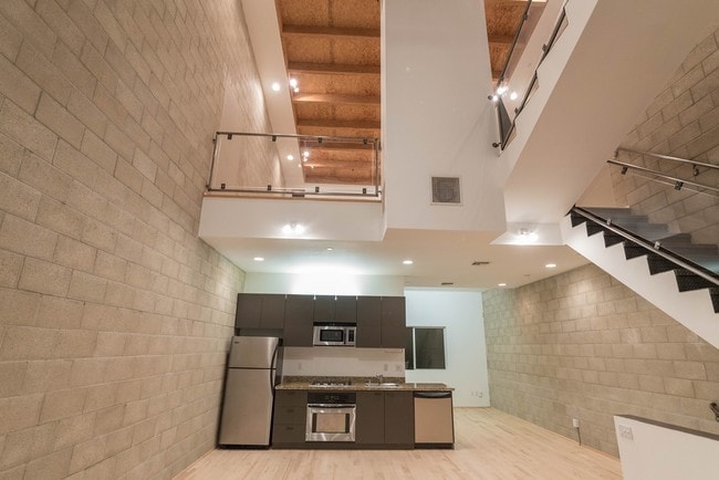 Photo - 717 N Highland Ave