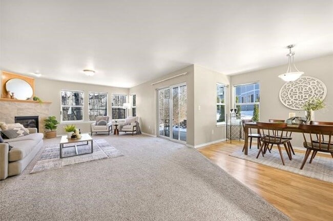 Building Photo - This Great Condo is a Must See! Unit 202
