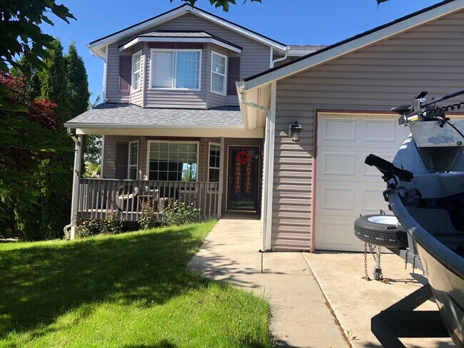 Photo - 1140 NW Valise Dr House