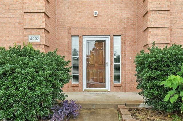 Photo - 4907 Waterside Ln