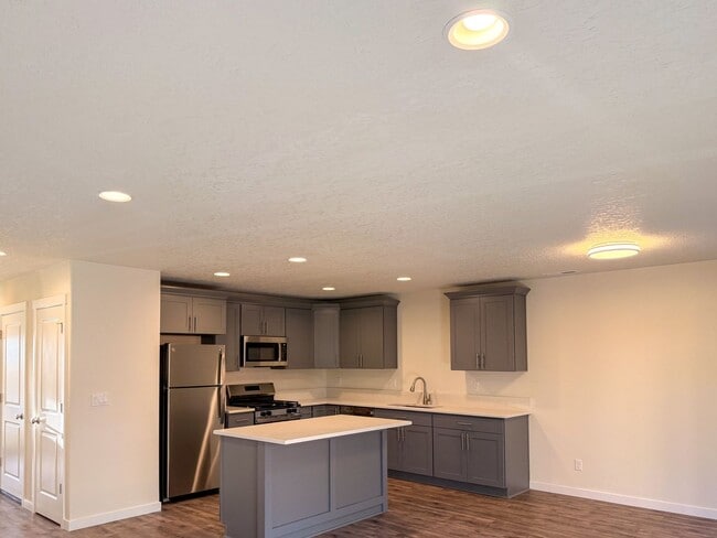 Photo - 505-507 NW Hillcrest Dr Unit 507