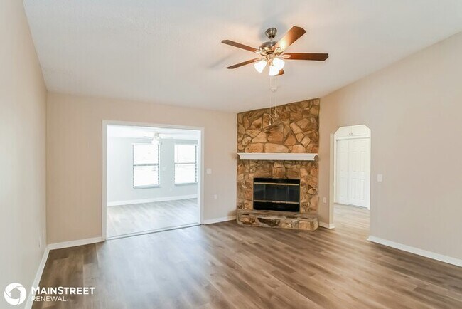 Photo - 2232 Botany St