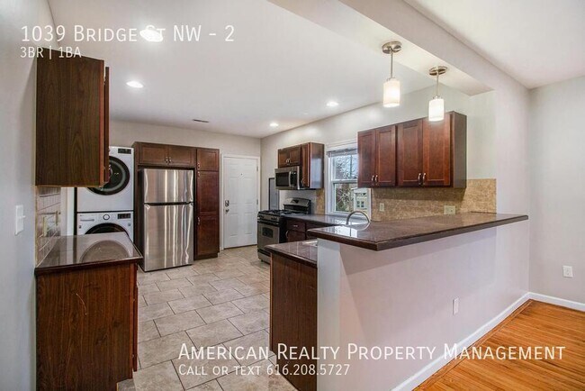 Photo - 1039 Bridge St NW Unit 2