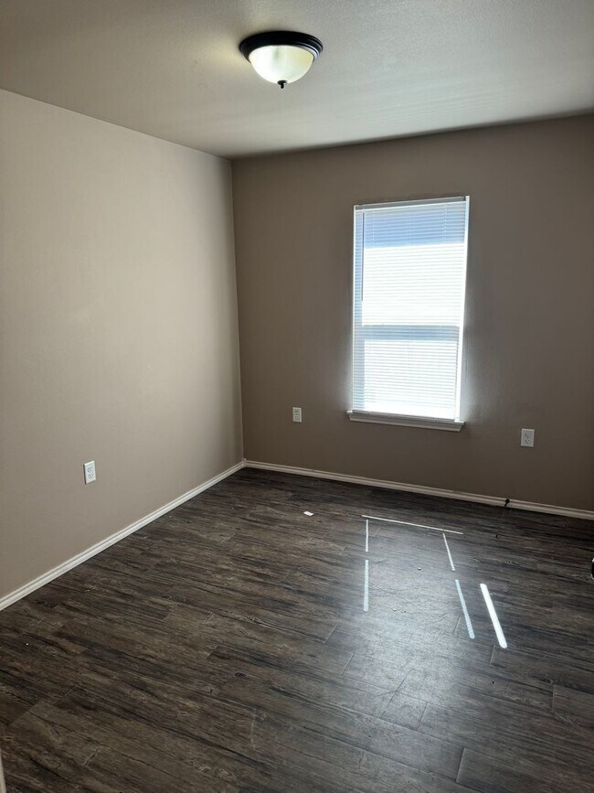 Photo - FENCED BACKYARD*Move in SPECIAL*Section 8 ...