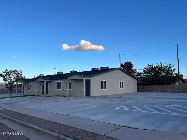 Photo - 8761 Lawson -