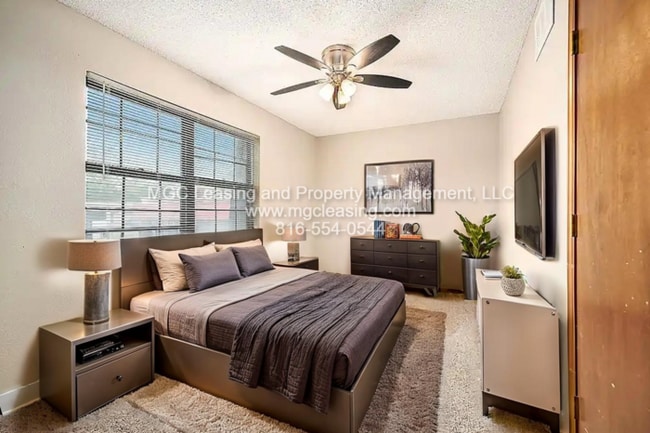 Building Photo - Comfort Living just in time for Fall at Mi... Rental