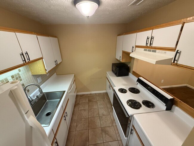 Photo - 2705 Sood Rd