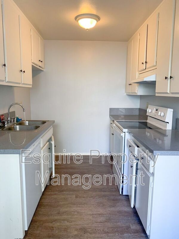 Photo - 1940 Los Feliz Dr Unit 1940N