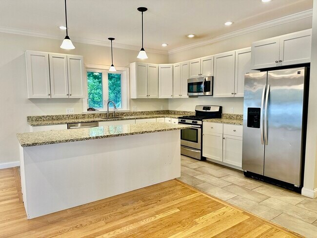 Photo - 299 Cabot St