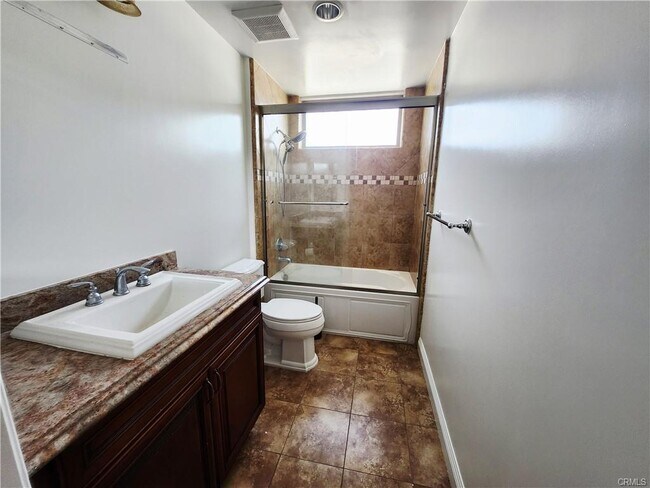 Photo - 1835 S Barrington Ave