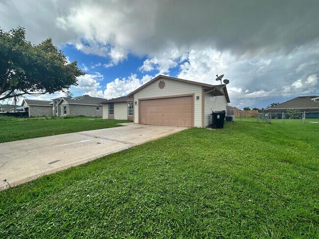 Photo - 1021 SW Du Bois Ave