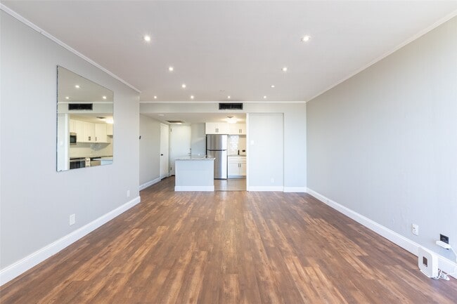 Photo - 2016 Main St Unit 2014