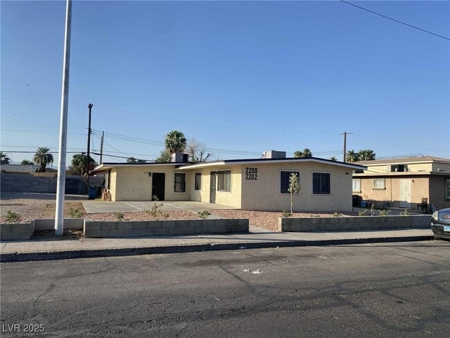 Building Photo - 2200 Stanley Ave Rental