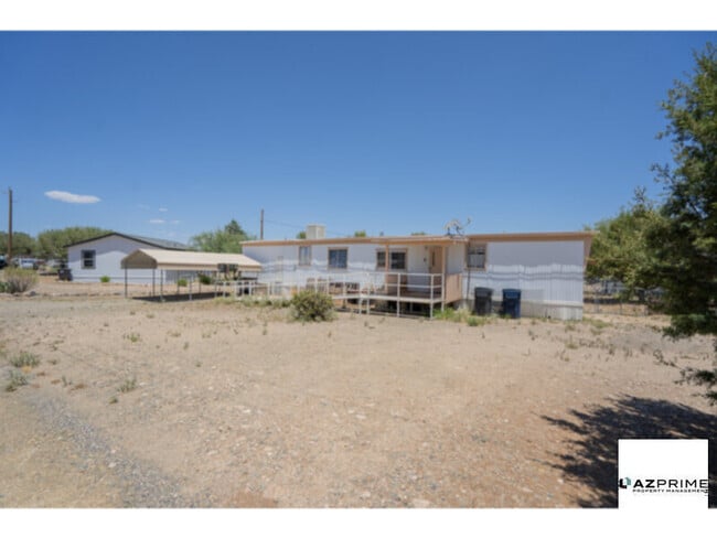 Building Photo - Escape to Comfort in this Stylish 2/1 Maye... Rental