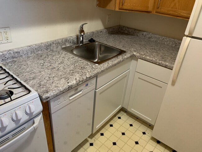 Photo - 1224 Vilas Ave Unidad 2