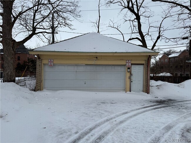 Photo - 121 Humboldt Pkwy