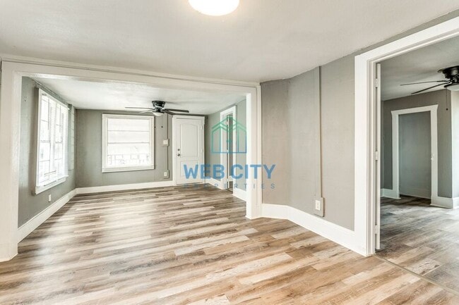 Photo - 3907 Roberts Ave