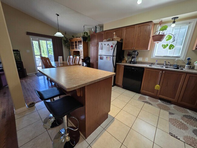 Photo - 496 McCallum St