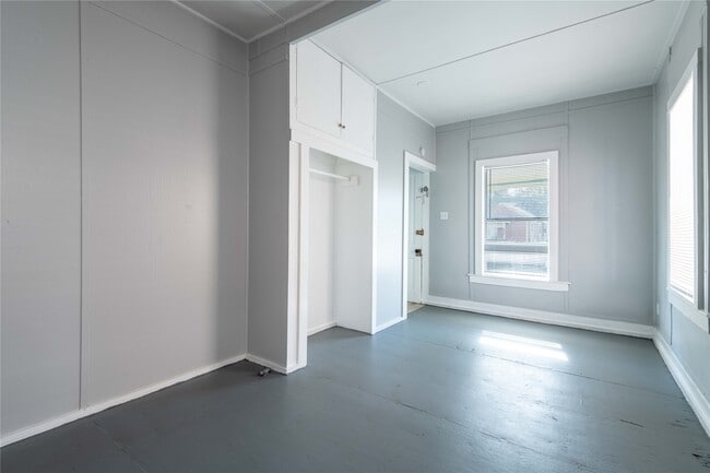 Photo - 1512 J H Clouser St