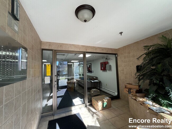 Photo - 385 Massachusetts Ave Unidad 79