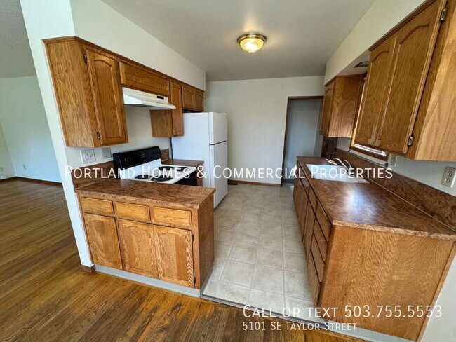 Photo - 5101 SE Taylor St