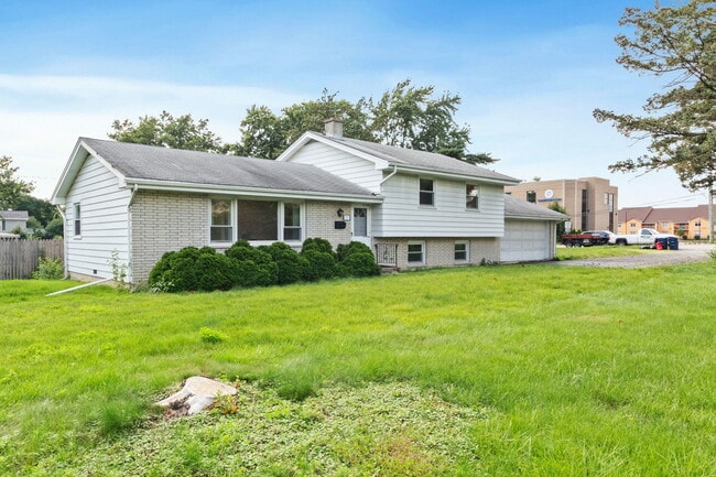 Photo - 123 E Ogden Ave