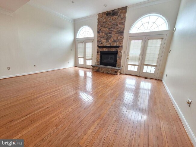 Photo - 8809 Lew Wallace Rd