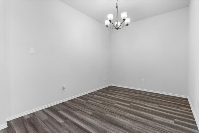 Photo - 309 Paddock Ln