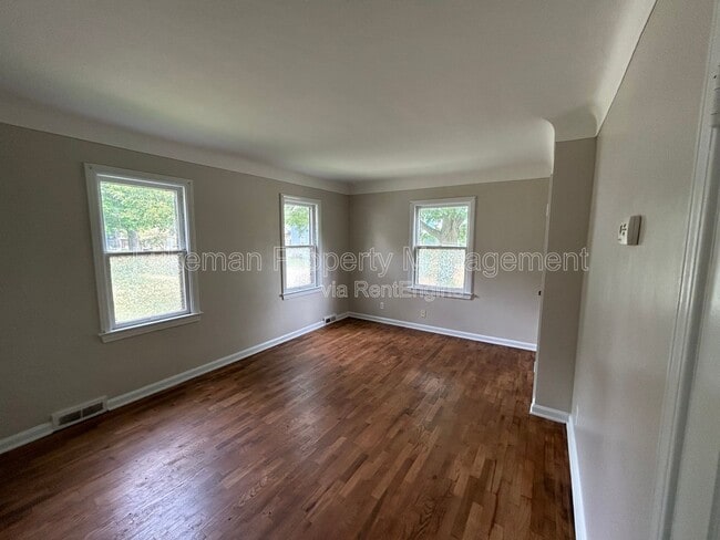 Photo - 1410 Oak St Unit 1