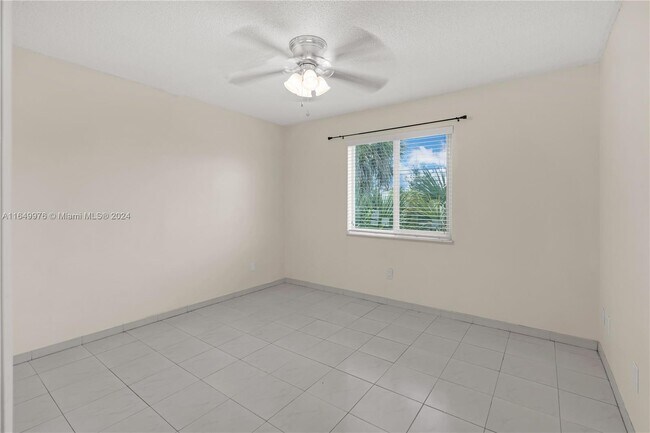 Photo - 14820 Naranja Lakes Blvd Unidad D3B
