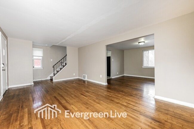 Photo - 919 Elizabeth St