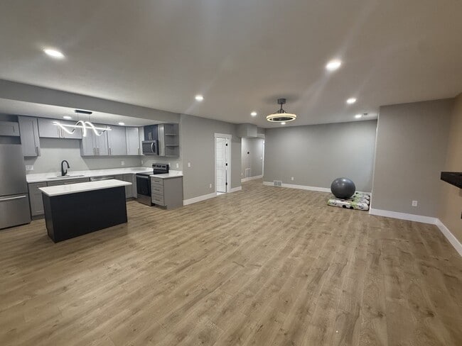 Building Photo - 9962 S Colton Spring Ln Unit 1