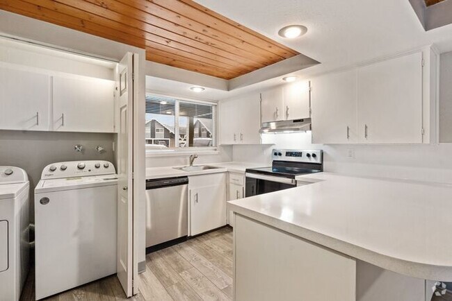 Building Photo - Now Leasing: Beautiful Rustic-Style Apartm... Rental