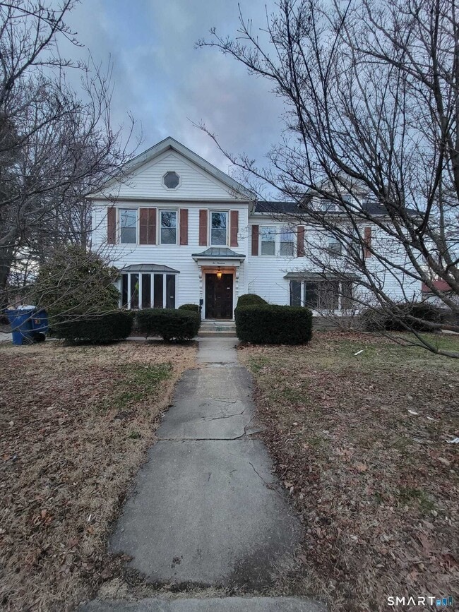 Building Photo - 219 Pleasant St Unit 3