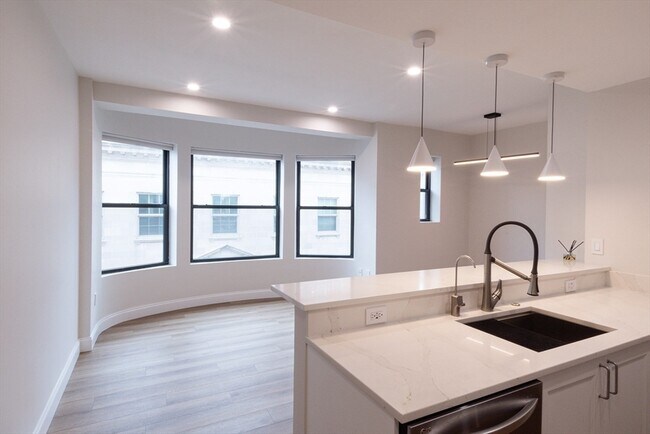 Photo - 636 Beacon St Condo Unit 405