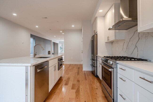 Photo - 237 Tasker St