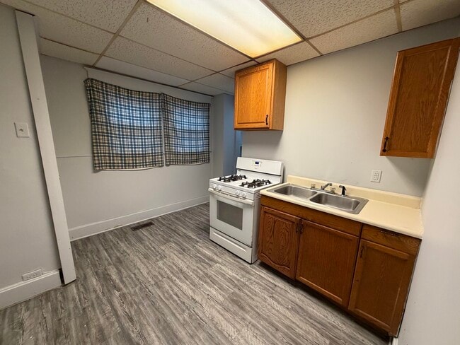 Photo - 1114-B Gilbert-