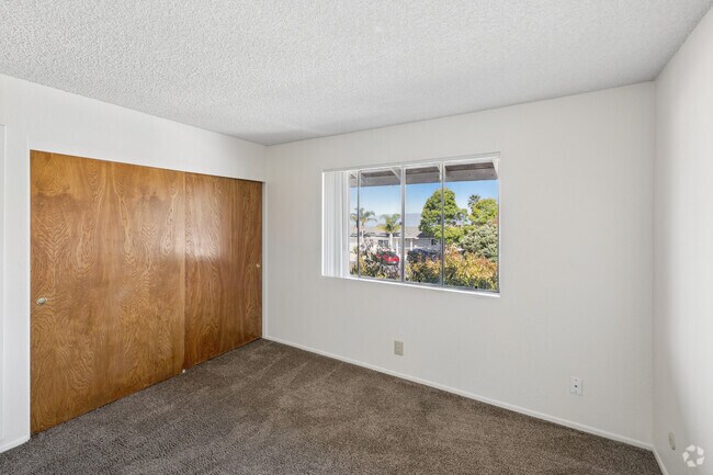 Unit N - Bedroom